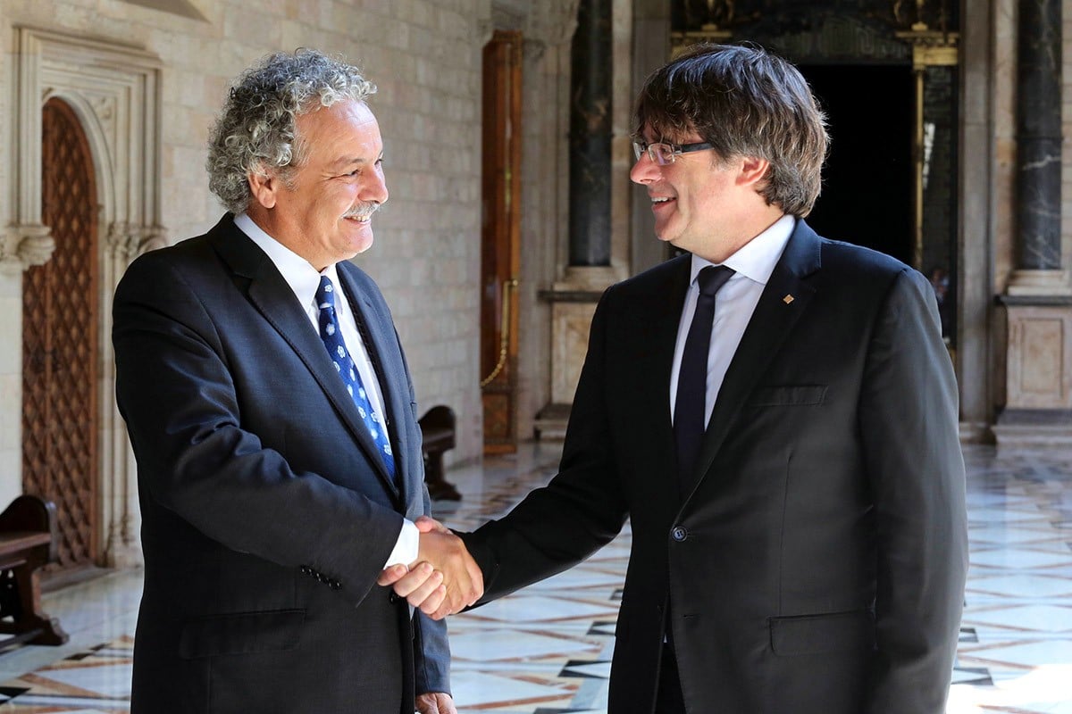 El Nobel De La Pau Es Reuneix Amb Puigdemont Per Donar Suport A L O