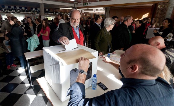 Els gironins votant massivament per la independència