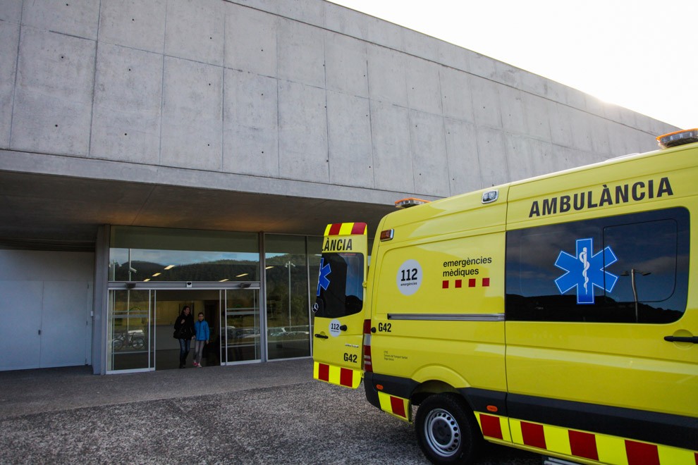 L'entrada d'urgències a l'Hospital d'Olot.