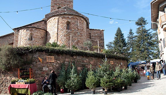 L'església de Sant Vicenç d'Espinelves.