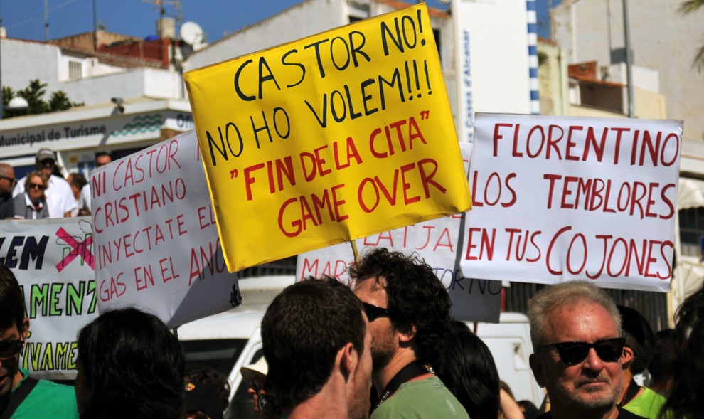 Manifestació per exigir el desmantellament del Castor, l'octubre del 2013.
