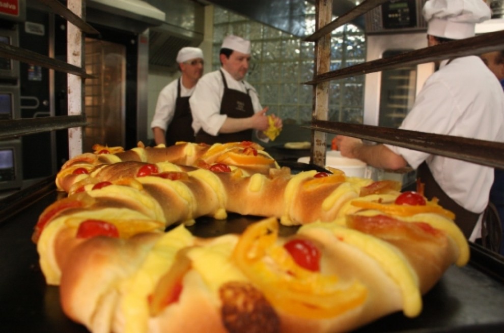 Tortells de Reis a l'obrador d'una pastisseria a Castellterçol