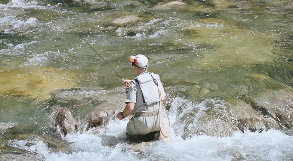 Un pescador al riu Noguera Pallaresa