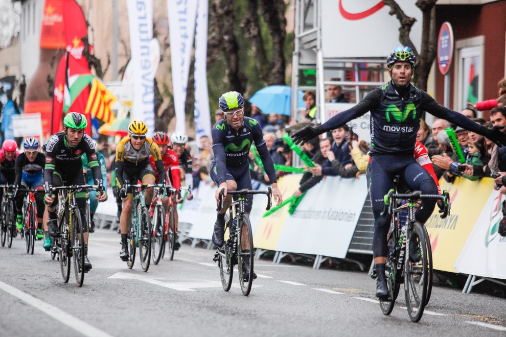 Alejandro Valverde, creuant la meta a Olot, dimarts