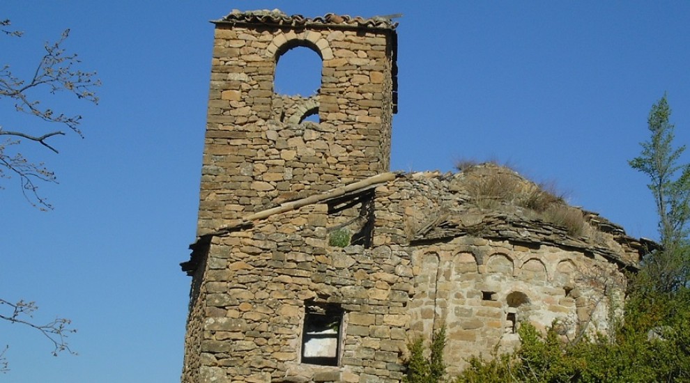 L'església de Sant Pere d'Orrit, a La Terreta, bé d'interés local.