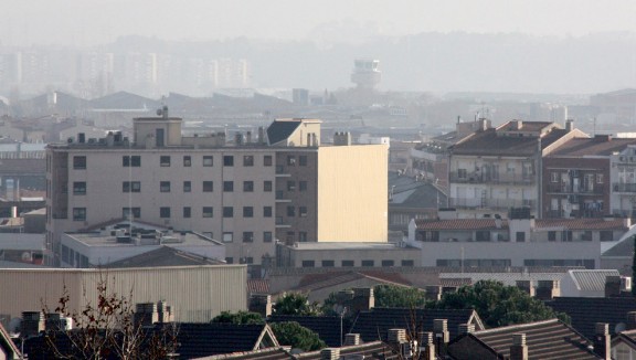 Sabadell en un dia d'elevada contaminació.