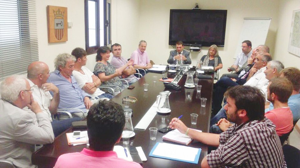 Reunió dels alcaldes del Lluçanès amb Joaquim Ferrer, a la seu de Governació