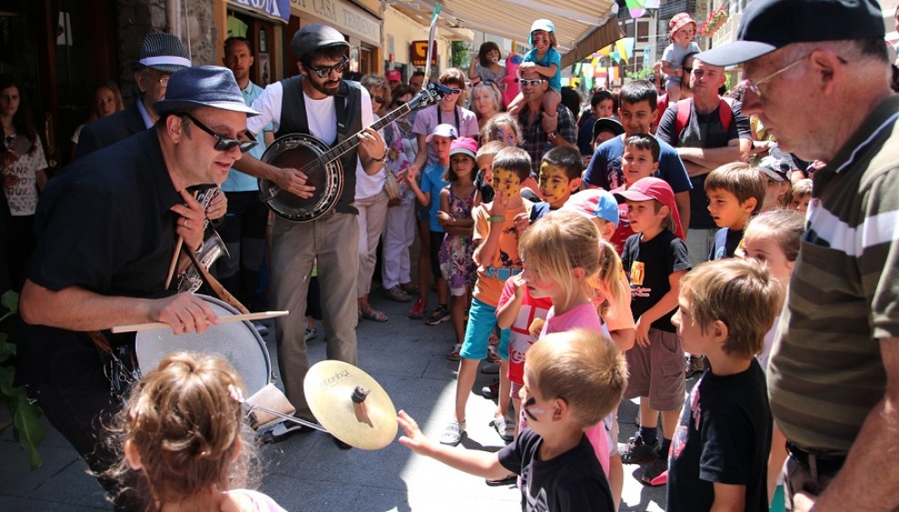 La 7a edició del festival Esbaiola't va emplenar els carrers
