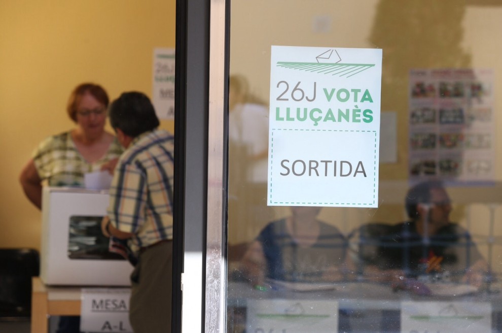 Un col·legi electoral al Lluçanès, aquest diumenge al matí