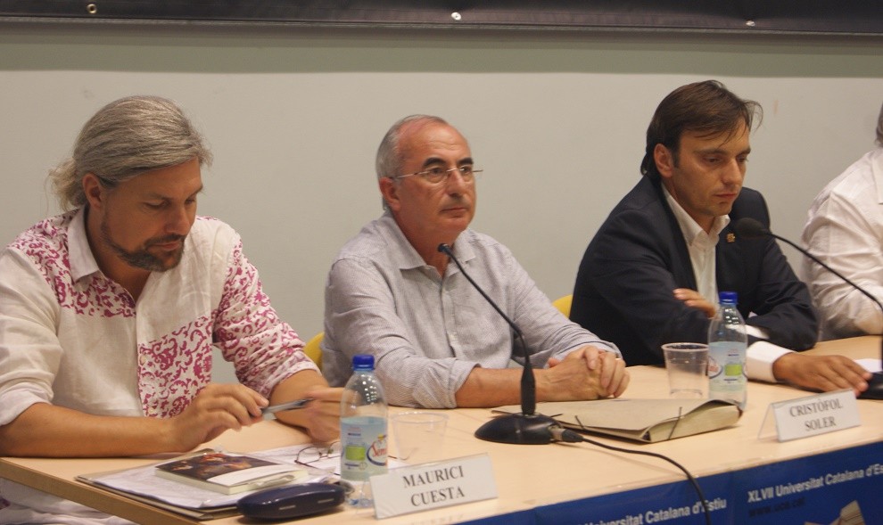 L'expresident Cristòfol Soler (centre), aquest dilluns a l'UCE