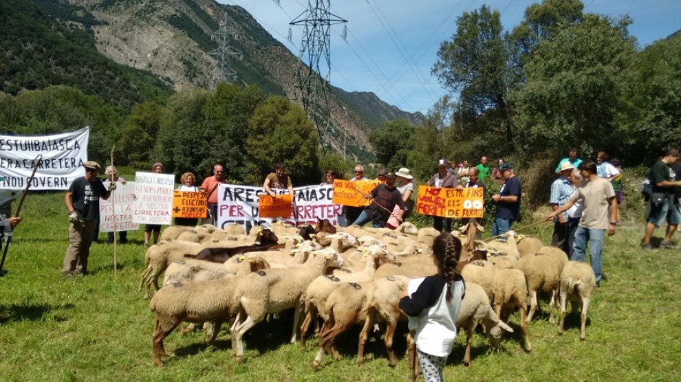 Imatge de la protesta dels veïns de Baiasca i Arestui