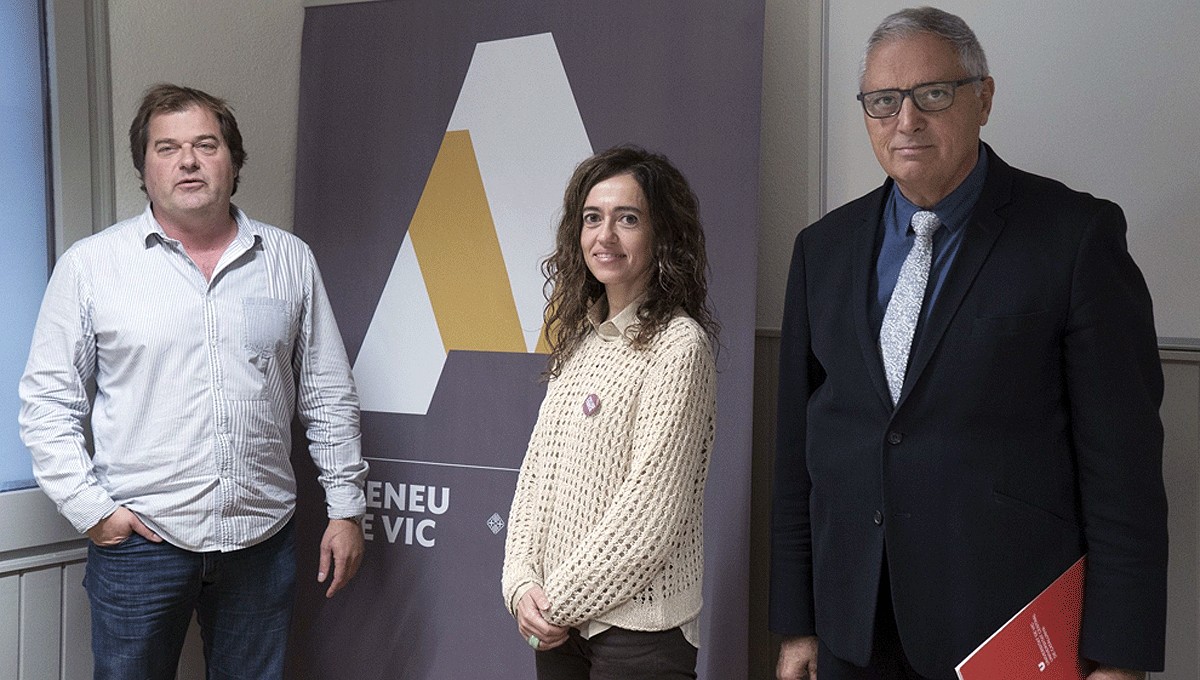 Enric Comas, Susagna Roura i Joan Turró a la presentació del programa de l'Ateneu