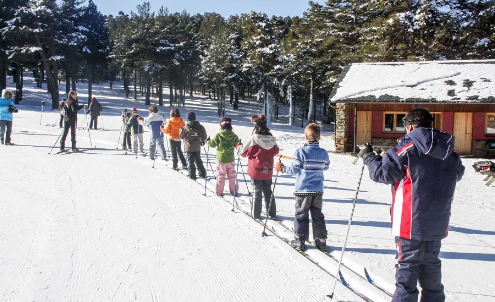 Alumnes practicant l’esquí nòrdic 