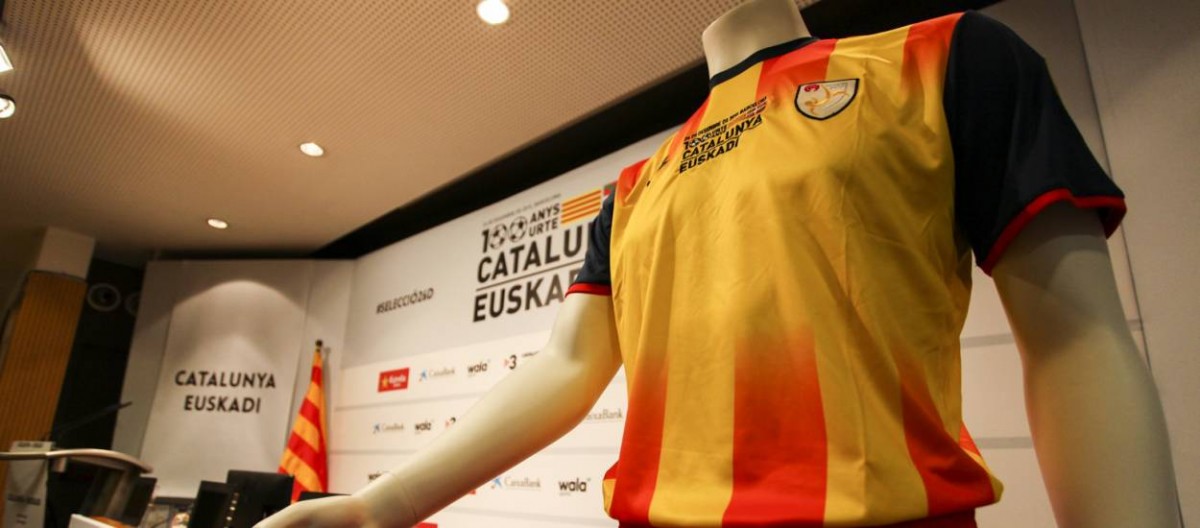 Samarreta de la selecció catalana per enfrontar-se a Euskadi