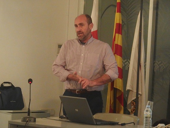 Joan Garcia Targa, durant una xerrada informativa al Centre d'Estudis Sitgetans