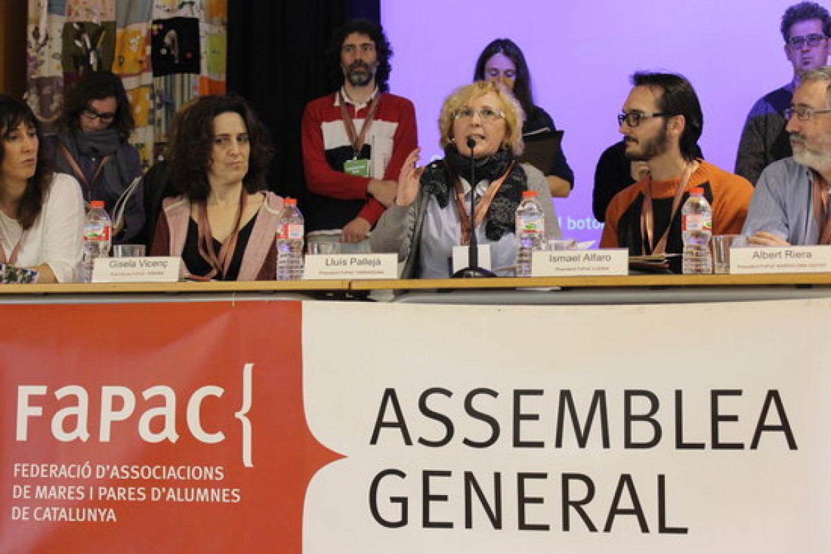 La nova presidenta de la FaPaC, Montse Conejo, durant l'Assemblea General de la federació que s'ha fet a Ripollet