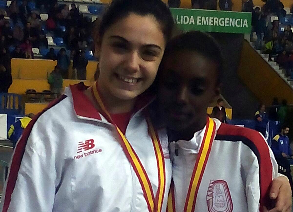 Marta Riera i Bethelem Manzano amb les seves medalles de bronze