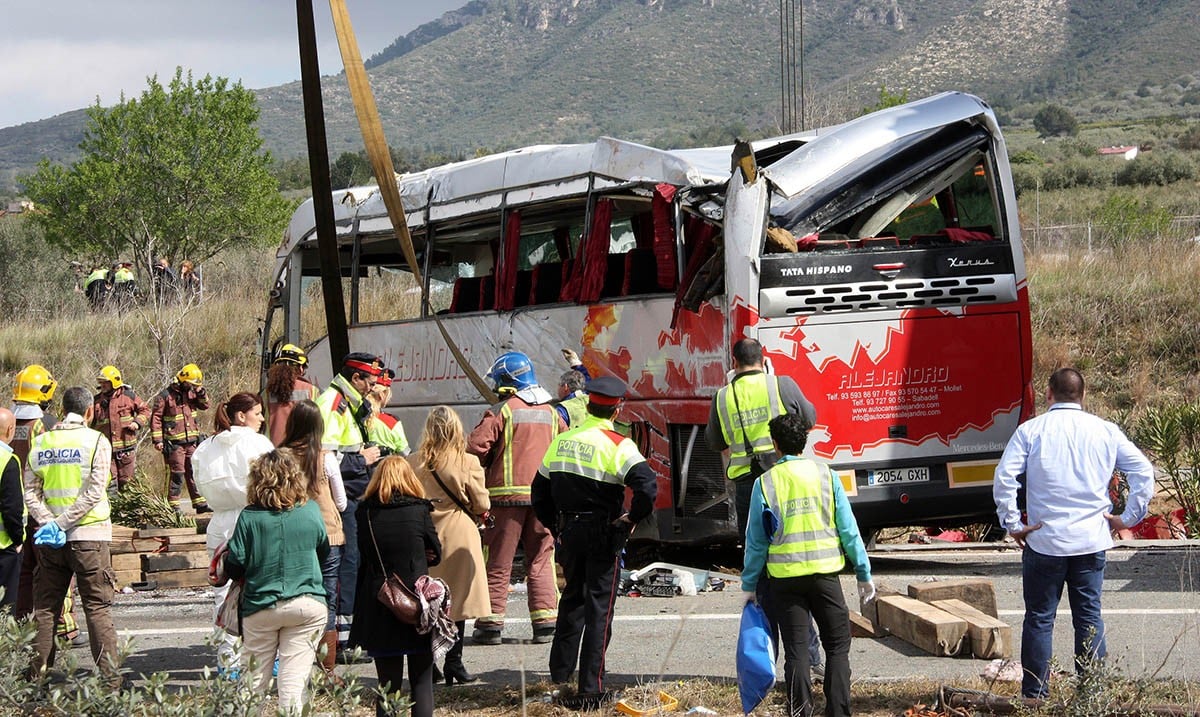 L'autocar, després de l'accident