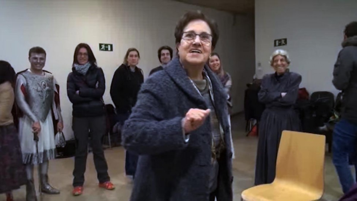 La directora de la Farsa, Montserrat Minoves, en el vídeo del making of dels Pastorets.