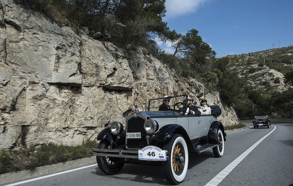 Els cotxes antics arribaran a Sitges per les Costes del Garraf