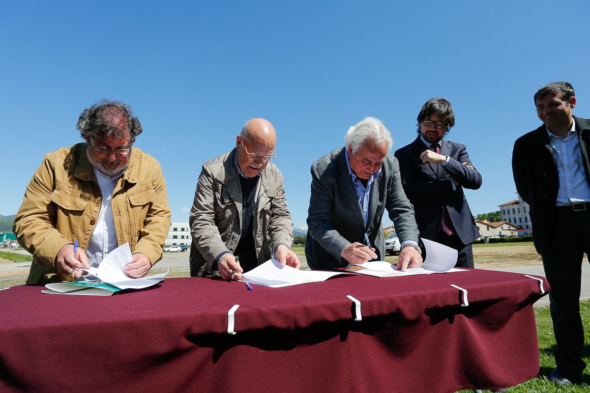 Signatura de l'acord respecte la variant