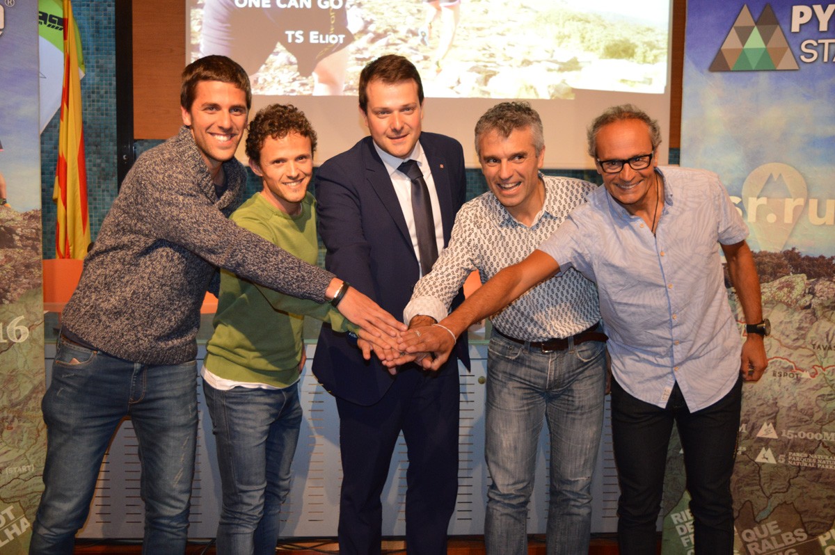 Els integrants de la presentació de la primera Pyrenees Stage Run