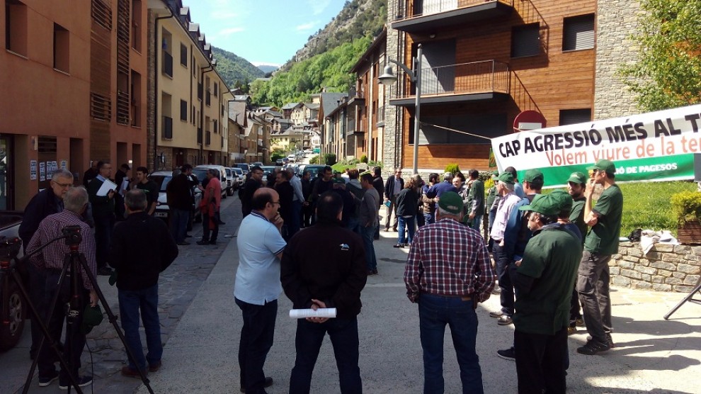 Els ramaders han protestat aquest divendres a Llavorsí