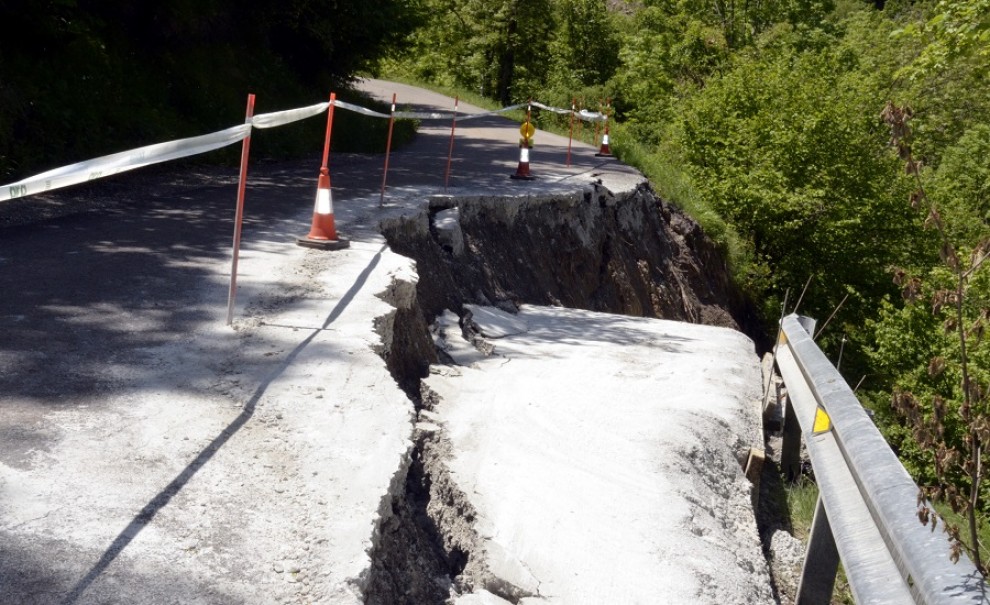 Imatge de l'esfondrament a la carretera d'Escàs