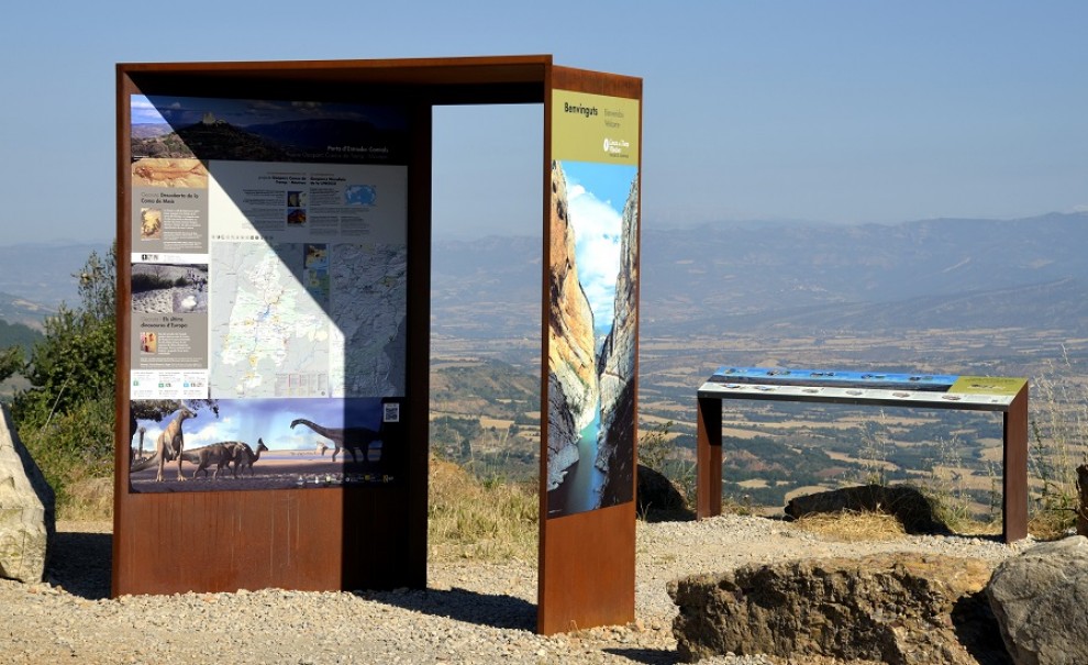 Porta d'entrada al territori Geoparc col·locat a l'alt de Comiols