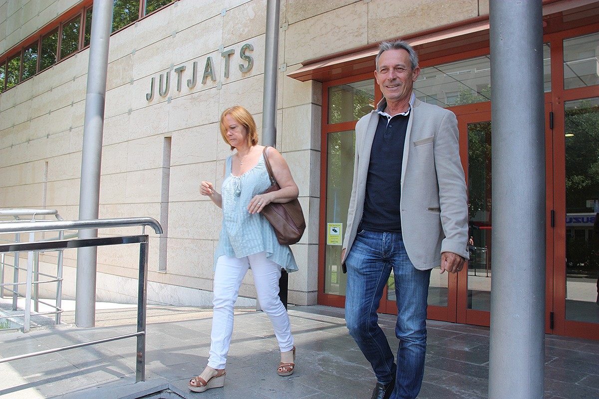 Marta Riera i Josep Anglada sortint dels jutjats de Reus el passat 2016