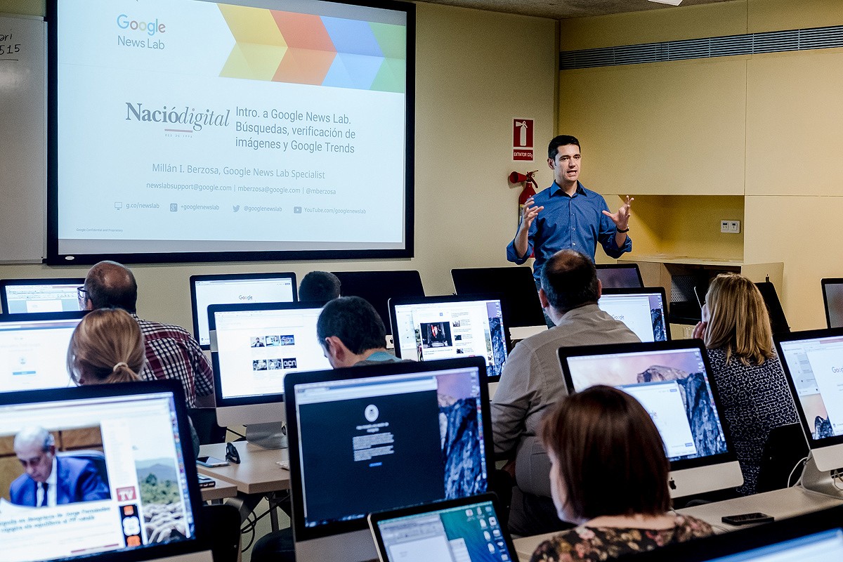 El responsable de Google a Espanya i Portugal, Millán I. Berzosa, en un moment de la formació a NacióDigital