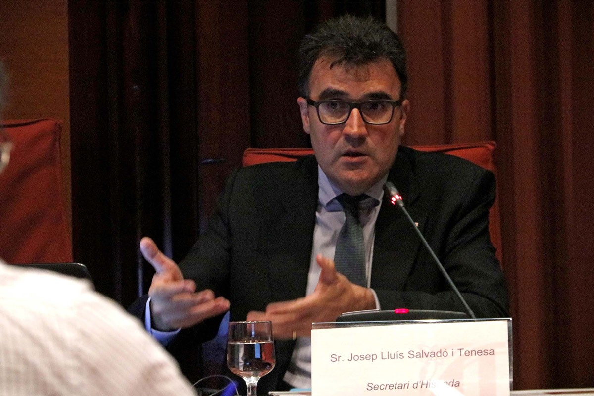 El secretari d'Hisenda, Lluís Salvadó, en la comissió d'Economia