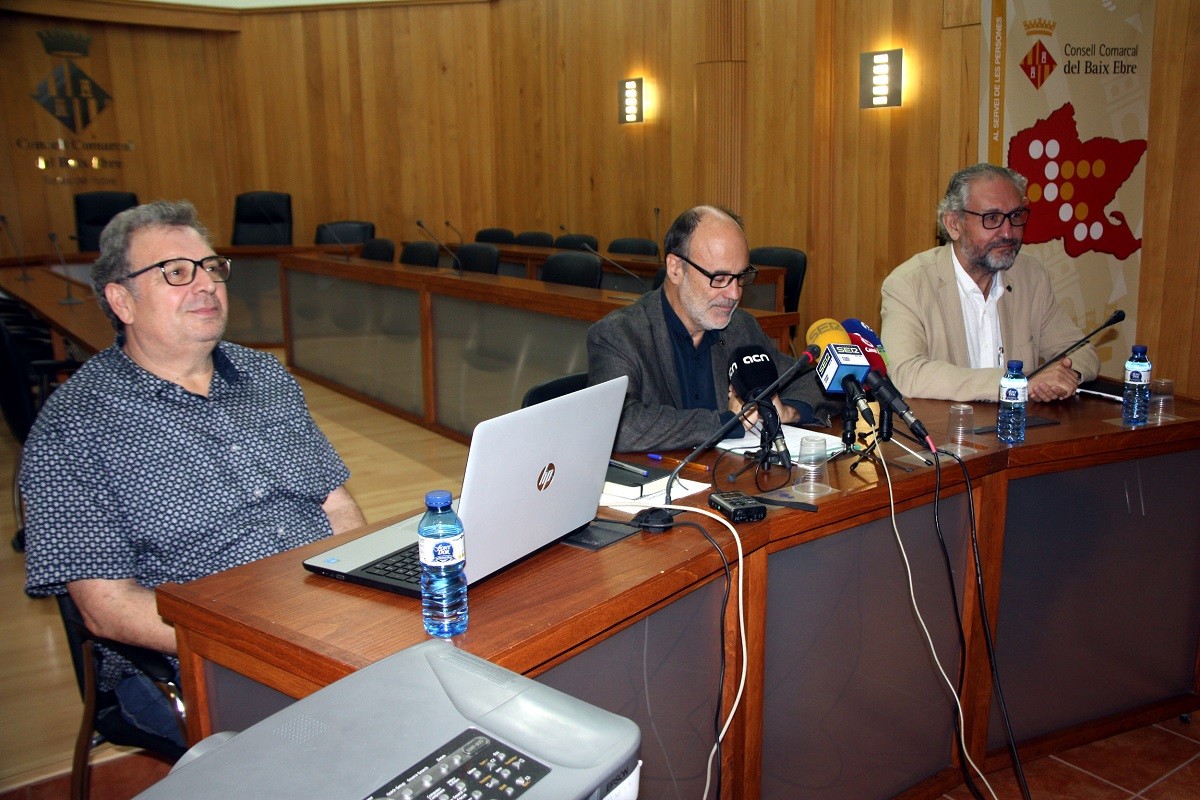 El director tècnic del COPATE, Josep Aragonès, el vicepresident del COPATE, Alfons Montserrat, i el director del Campus Terres de l'Ebre de la URV, Azael Fabregat, en la presentació del PECT.