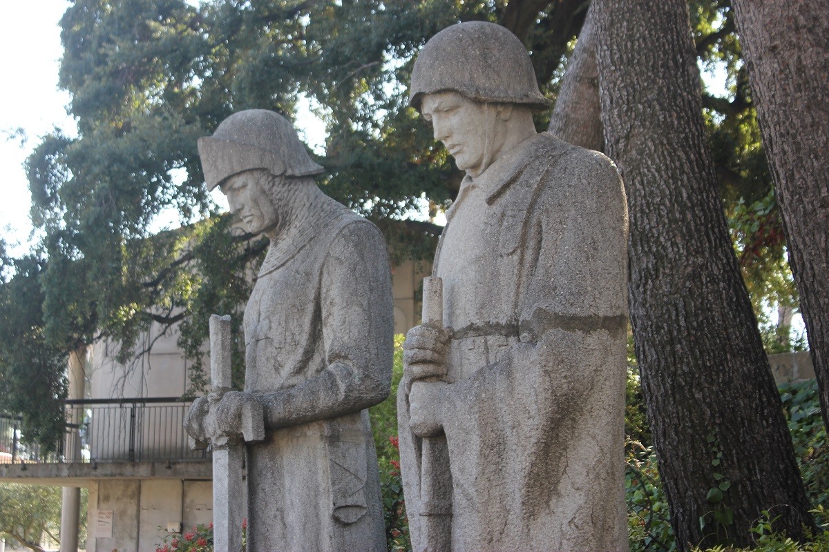 Soldats del Monument als Caiguts.