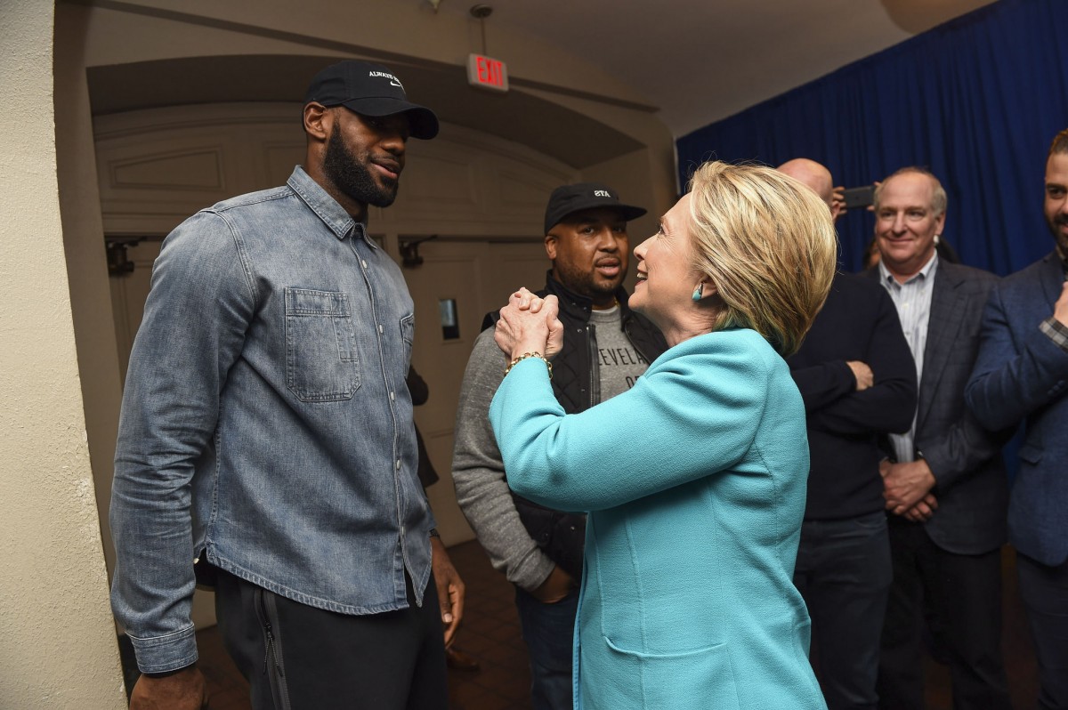 Hillary Clinton amb LeBron James