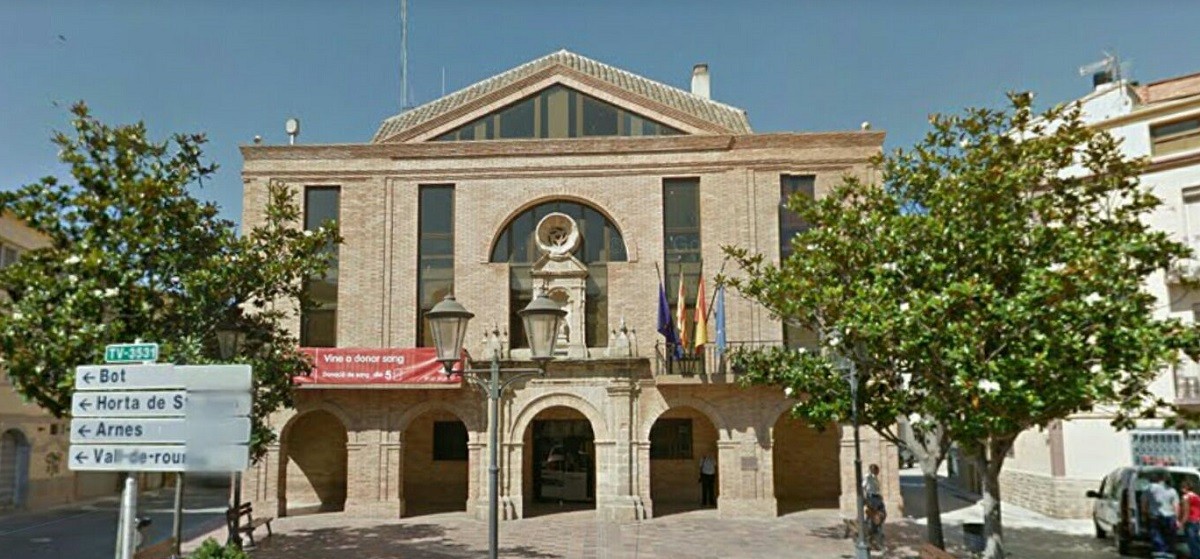 Façana de l'Ajuntament de Gandesa
