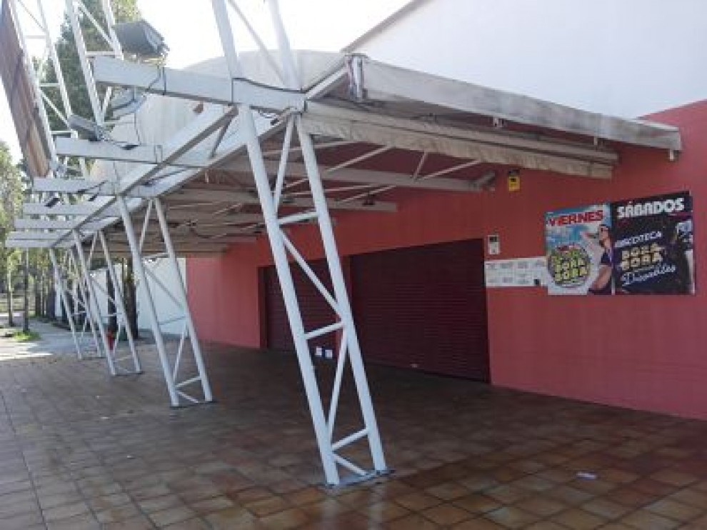 L'entrada a la discoteca Bora Bora.