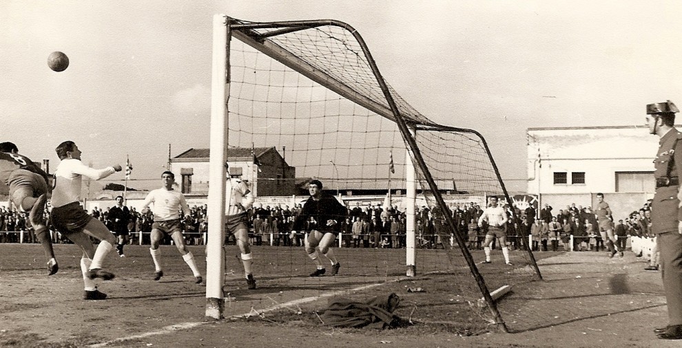 Imatge d'un partit a Balaguer dels anys 60