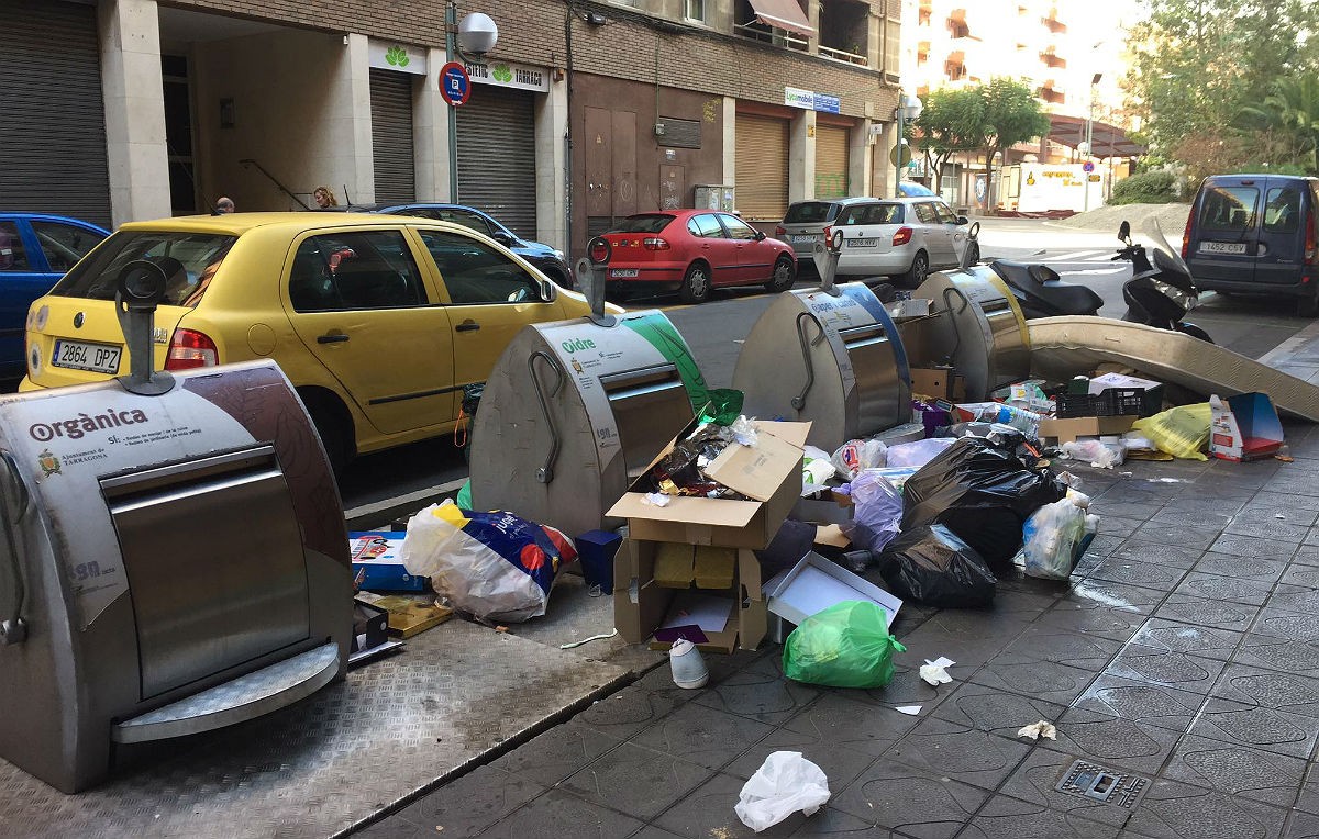 Els contenidors del carrer Mallorca, en una imatge d'arxiu 