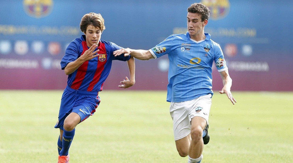 Marc Resa, a la dreta, en un partit davant el Barça
