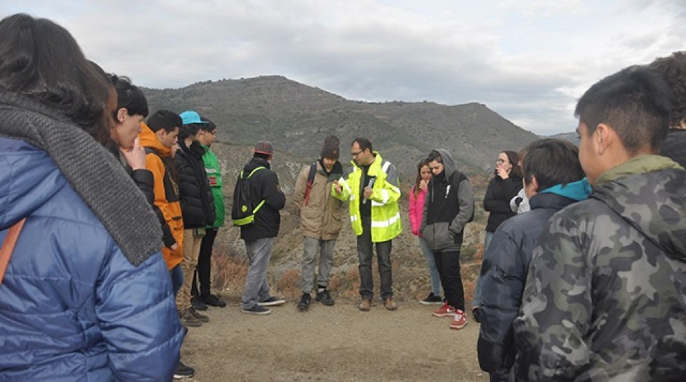 Alumnes de l'Institut de la Val d'Aran visitant el complex