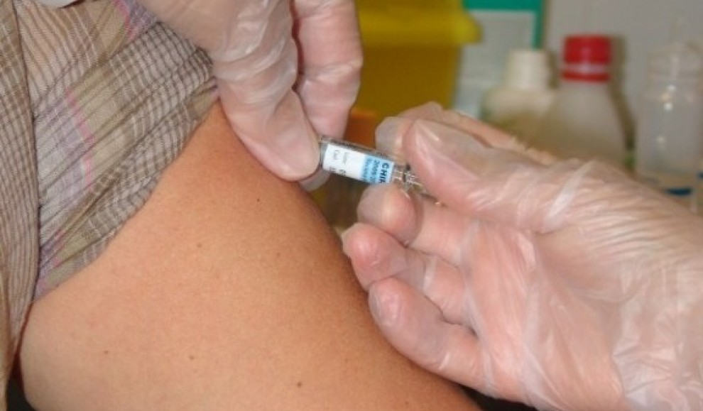 Una persona vacunant-se contra la grip