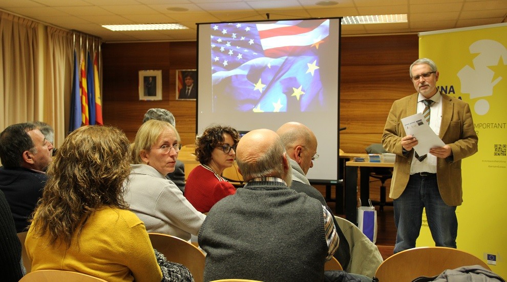 La conferència de Tarradellas va tenir lloc a la sala d'actes de l'Ajuntament