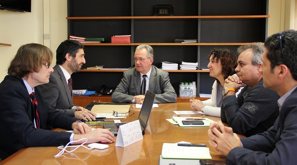 Jordi Puigneró, reunit amb l'alcalde de Tremp i membres de l'equip de govern