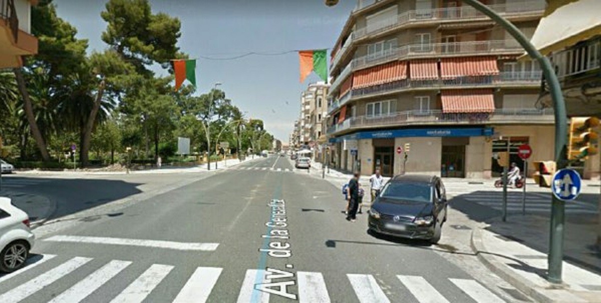 Intersecció entre l'Avinguda de la Generalitat i el carrer de Rosselló, a Tortosa.