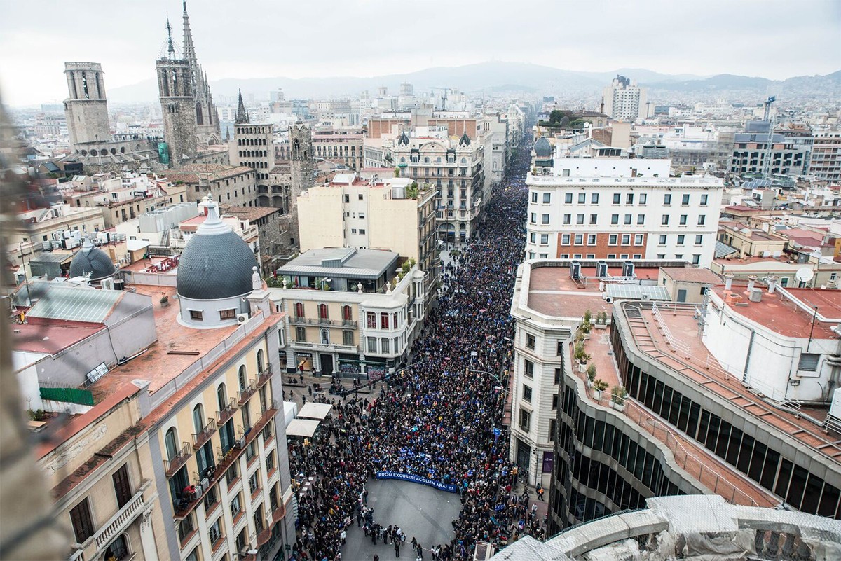 La manifestació ha omplert la Via Laietana