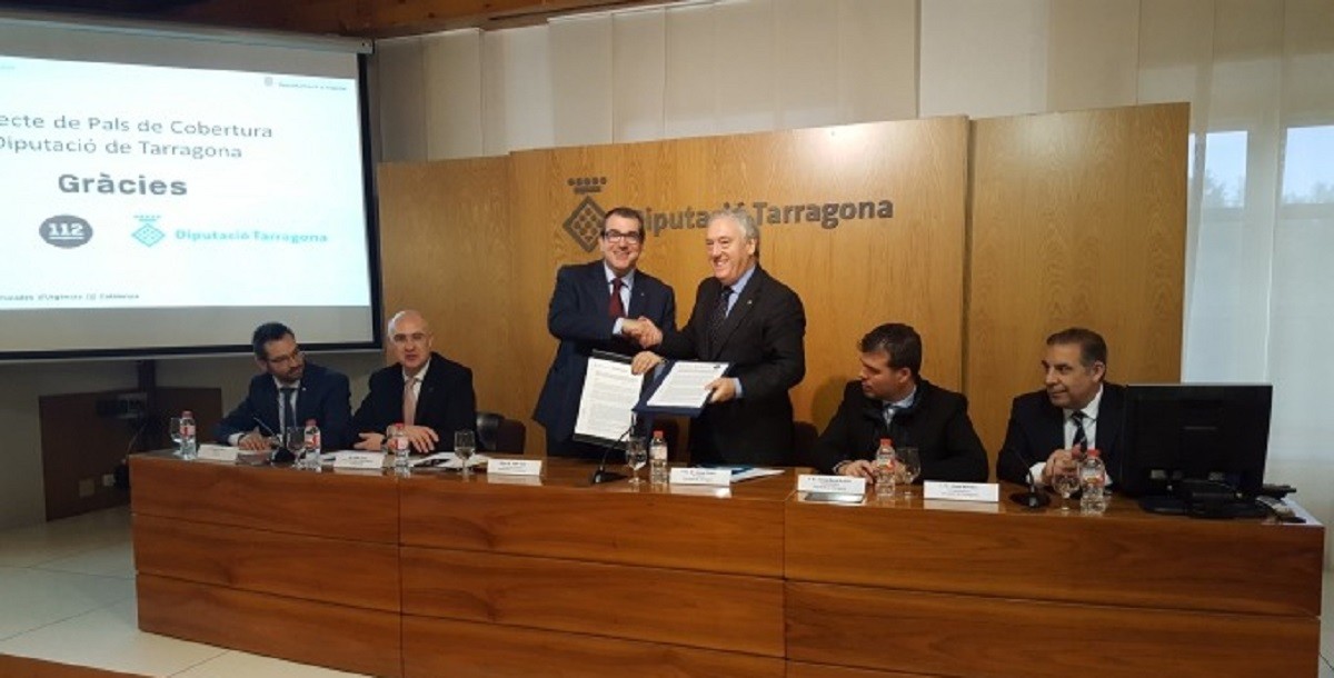 Signatura del conveni entre Interior i la Diputació de Tarragona per la senyalització de cobertura del 112. 