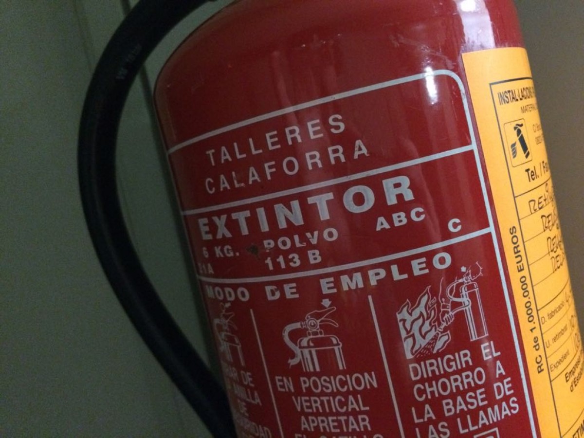 Un extintor, en imatge d'arxiu