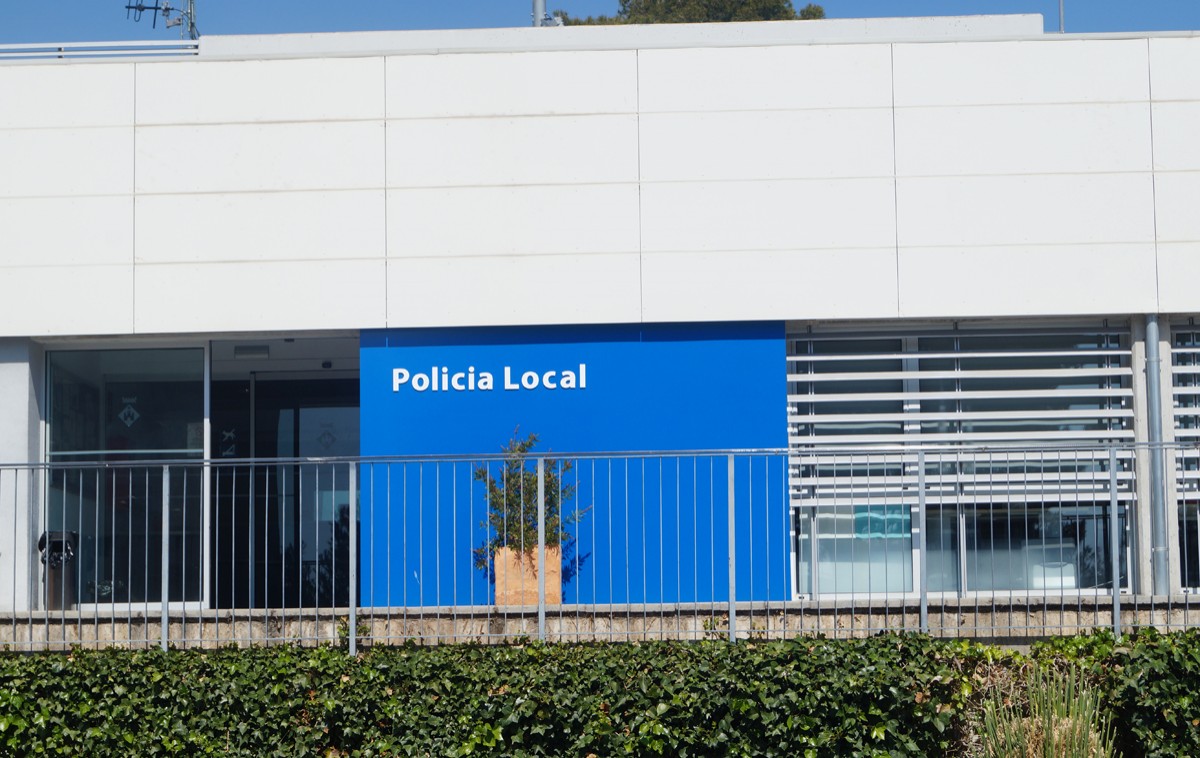 Exterior de la comissaria de la Policia Local de Sitges