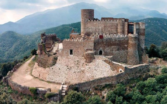 El castell de Montsoriu la fortalesa inexpugnable de la Selva